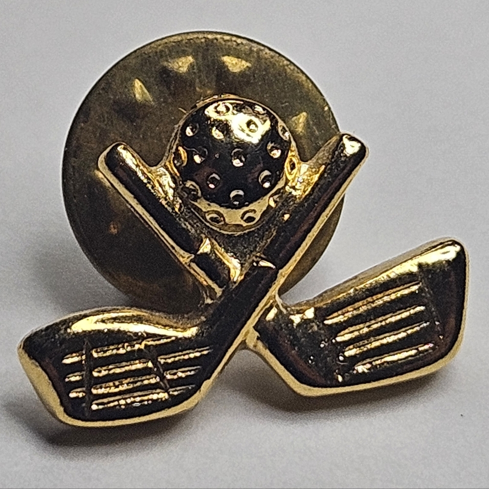 Golf Clubs Drivers Ball Golfing Gold Tone Enamel Pin Pinback Hat Lapel Vtg